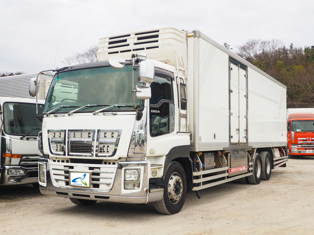 いすゞ ギガ 冷凍バン 大型 LKG-CYL77AA 年式 H22[写真01]