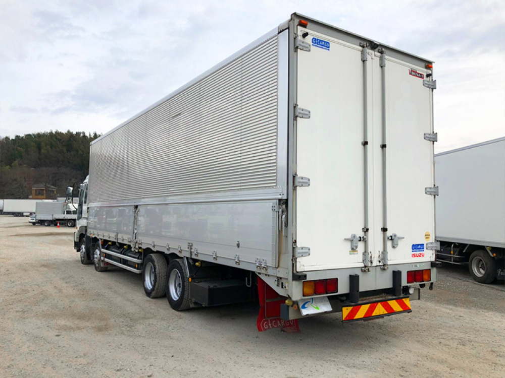 いすゞ ギガ ウイング車 大型 QKG-CYJ77A 年式 H26[写真07]