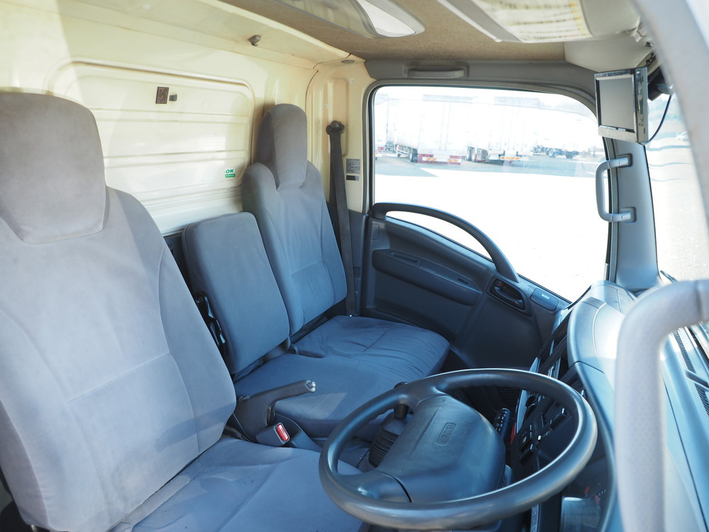 いすゞ エルフ バン車 小型 BKG-NLR85AN 年式 H20[写真19]