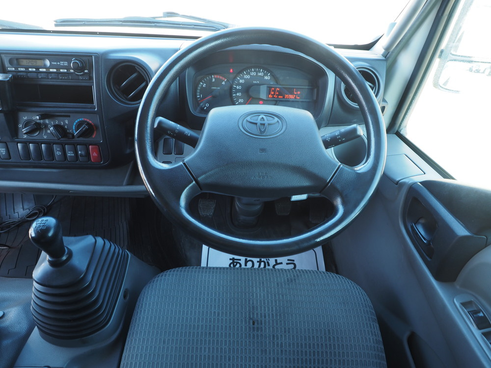 トヨタ ダイナ バン車 小型 TKG-XZU710 年式 H25[写真24]