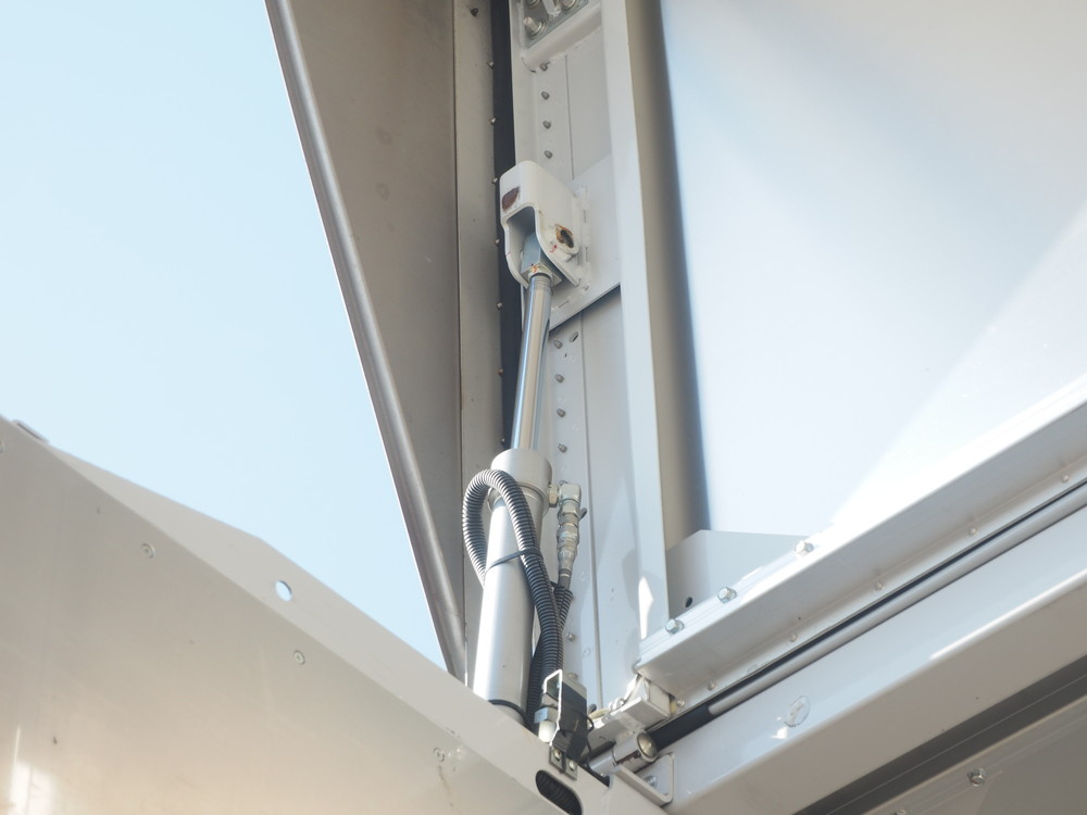 三菱ふそう ファイター ウイング車 中型 TKG-FK64F 年式 H25[写真17]