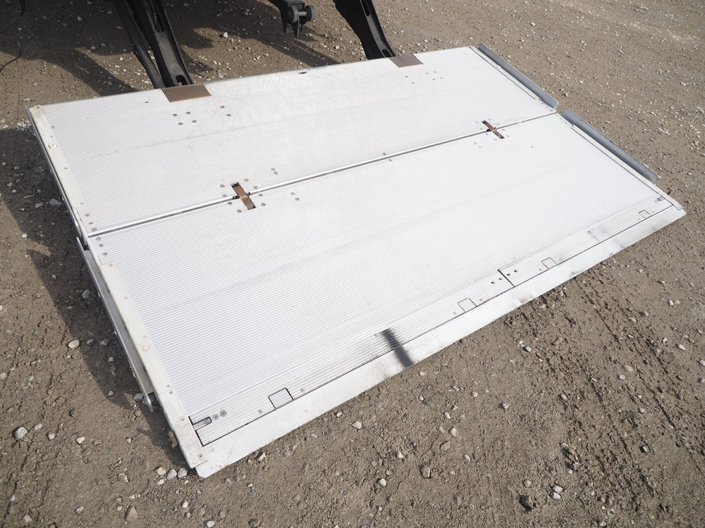 いすゞ ギガ ウイング車 大型 QKG-CYJ77A 年式 H24[写真30]