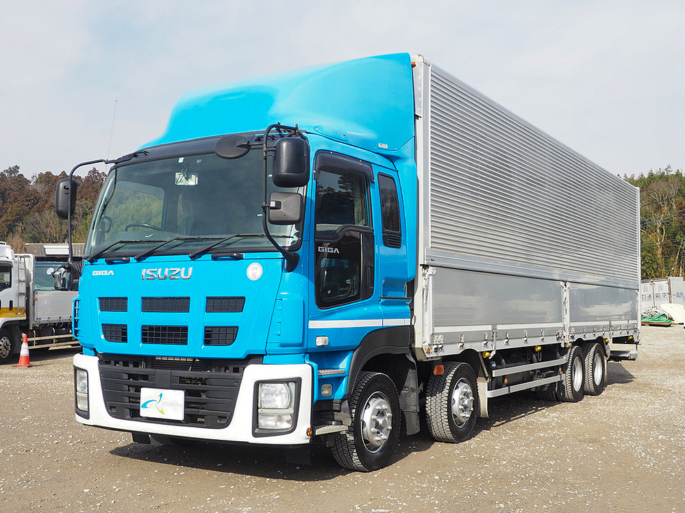 いすゞ ギガ ウイング車 大型 QKG-CYJ77A 年式 H24[写真01]