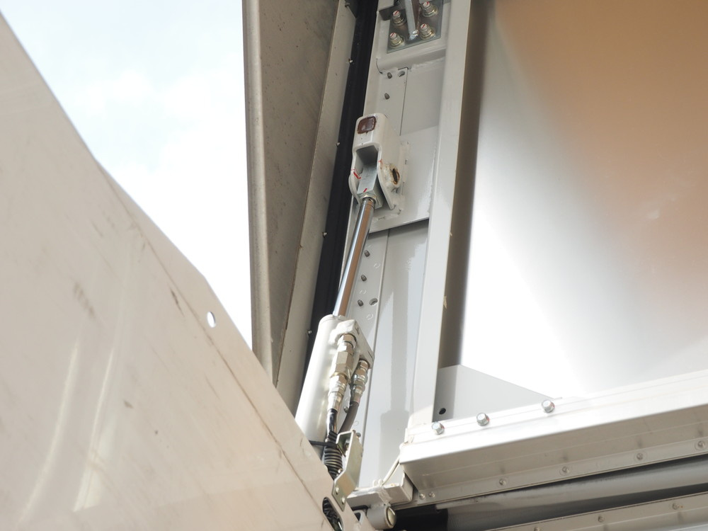 三菱ふそう キャンター ウイング車 小型 TKG-FEB50 年式 H26[写真17]