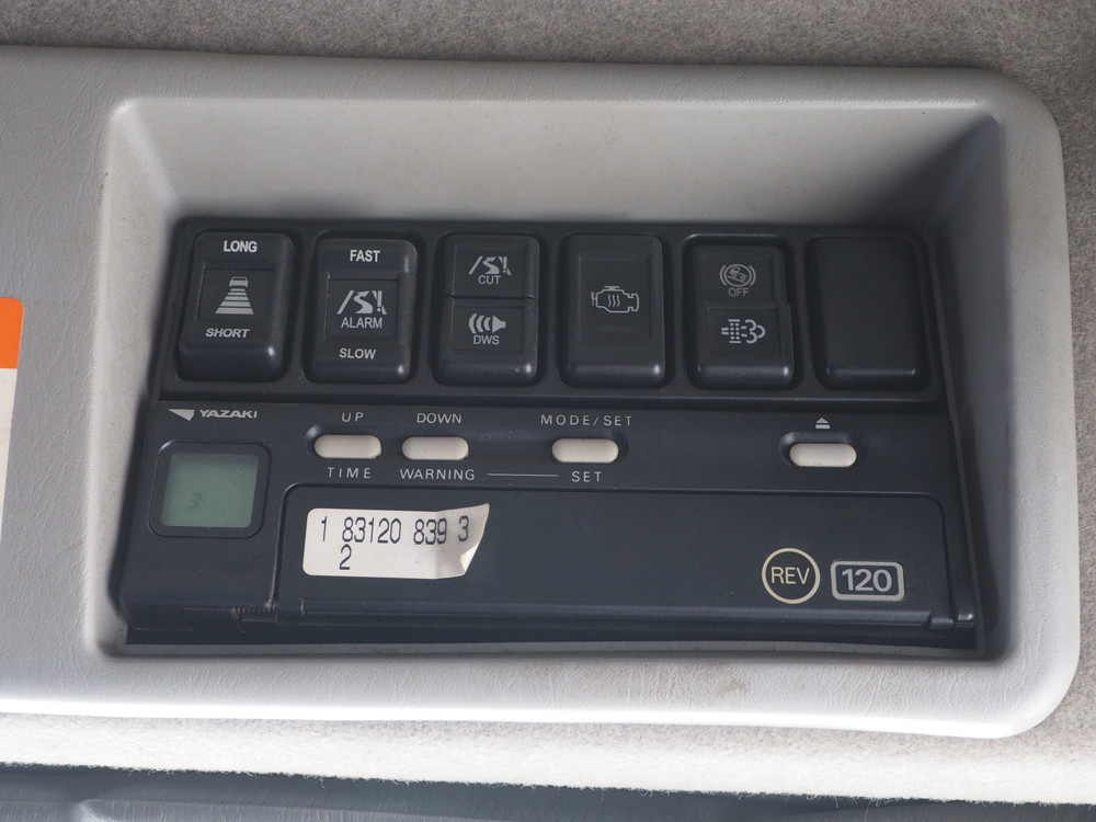 いすゞ ギガ ウイング車 大型 QKG-CYJ77A 年式 H26[写真39]