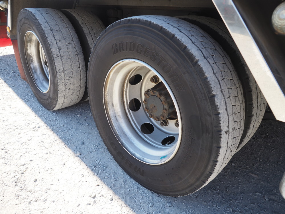 いすゞ ギガ ウイング車 大型 QKG-CYJ77A 年式 H26[写真54]