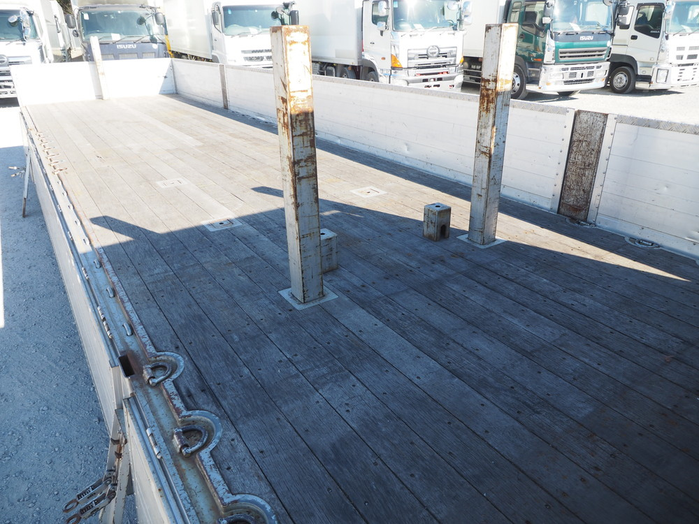 いすゞ ギガ 平ボディ 大型 QKG-CYJ77A 年式 H27[写真17]