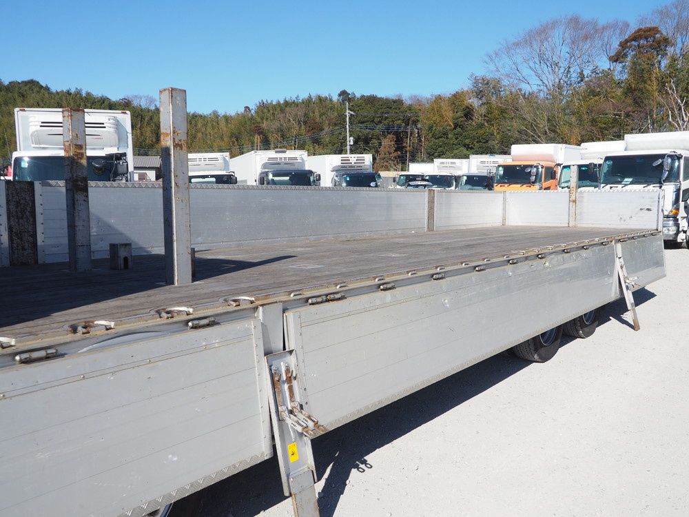 いすゞ ギガ 平ボディ 大型 QKG-CYJ77A 年式 H27[写真16]