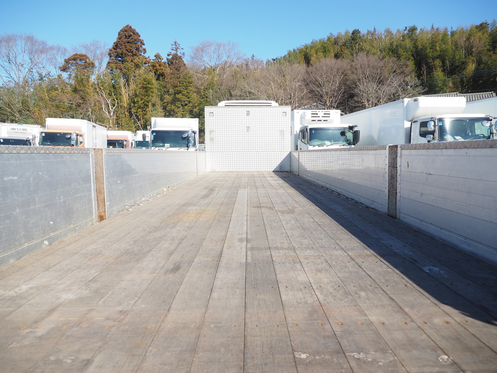 いすゞ ギガ 平ボディ 大型 QKG-CYJ77A 年式 H27[写真20]