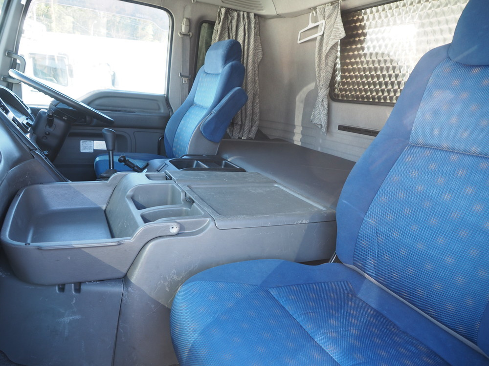 いすゞ ギガ 平ボディ 大型 QKG-CYJ77A 年式 H27[写真38]