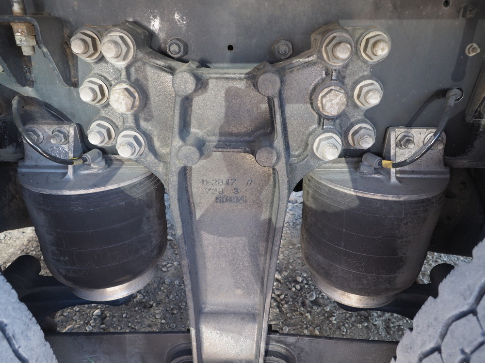 いすゞ ギガ 平ボディ 大型 QKG-CYJ77A 年式 H27[写真41]