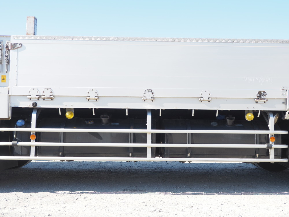 いすゞ ギガ 平ボディ 大型 QKG-CYJ77A 年式 H27[写真14]