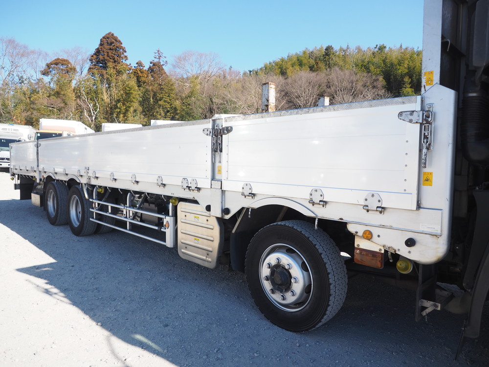 いすゞ ギガ 平ボディ 大型 QKG-CYJ77A 年式 H27[写真10]