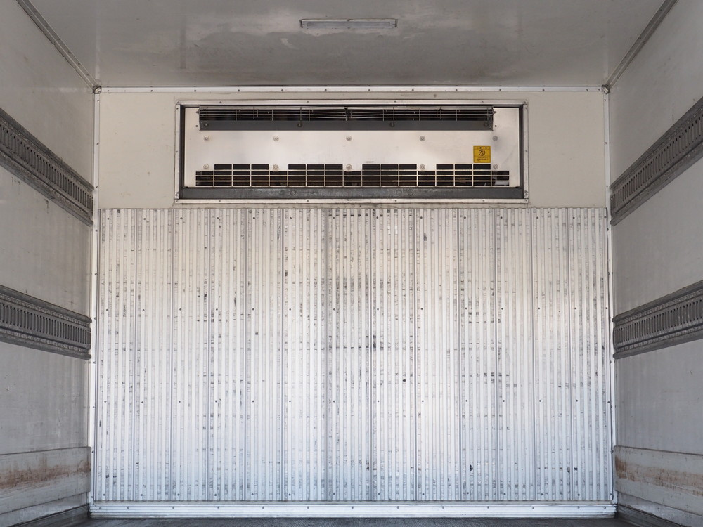 いすゞ フォワード 冷凍バン 中型 TKG-FRR90T2 年式 H27[写真20]