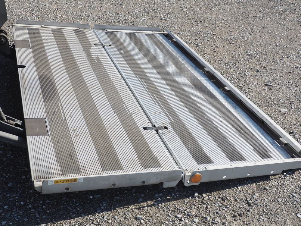 いすゞ フォワード 冷凍バン 中型 TKG-FRR90T2 年式 H27[写真26]