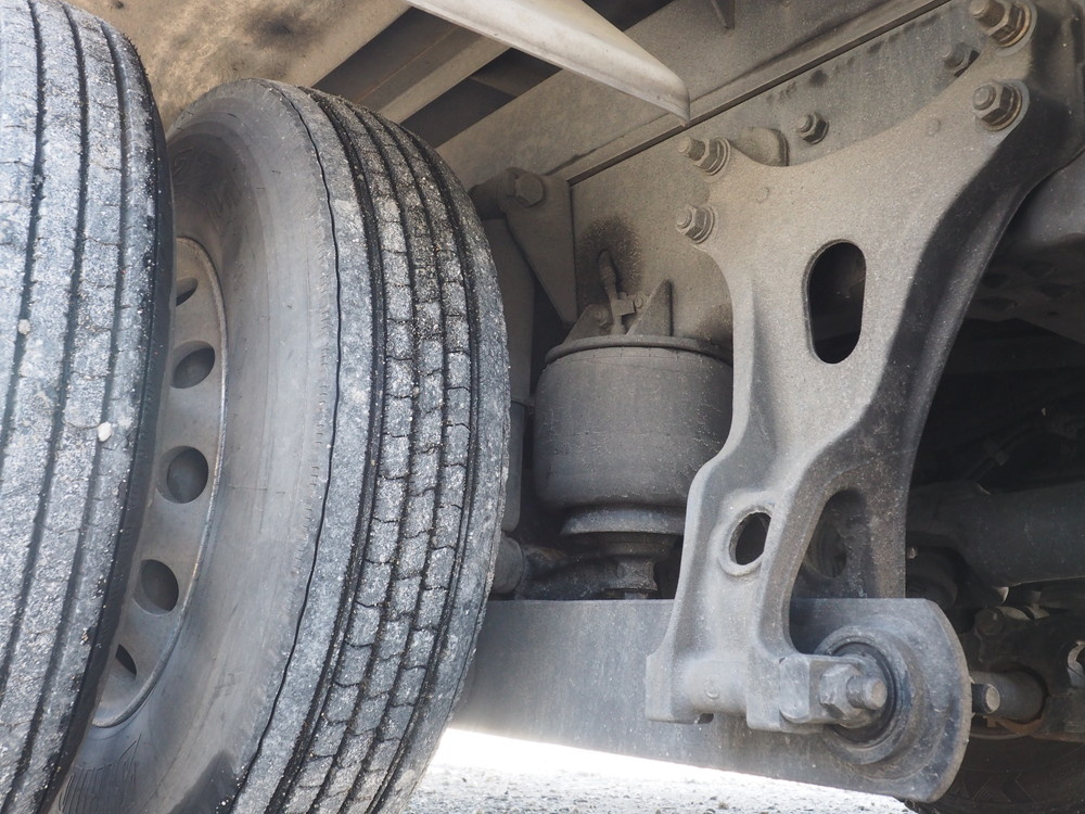 いすゞ フォワード 冷凍バン 中型 TKG-FRR90T2 年式 H27[写真48]