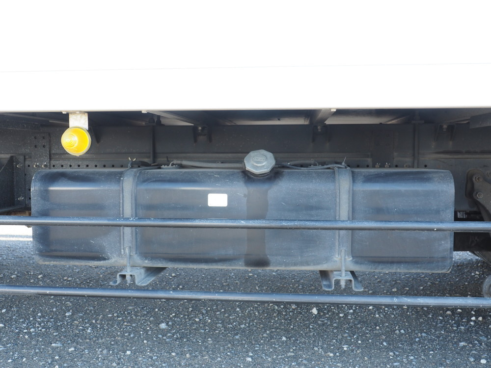 いすゞ フォワード 冷凍バン 中型 TKG-FRR90T2 年式 H27[写真14]