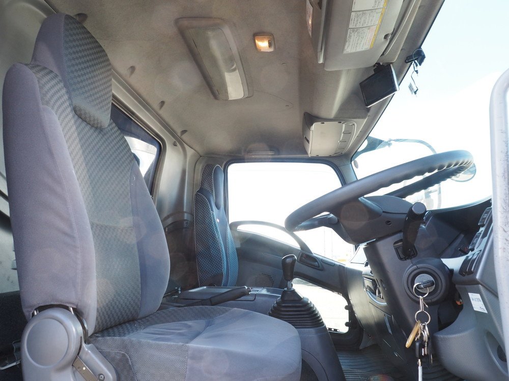 いすゞ フォワード 冷凍バン 中型 TKG-FRR90T2 年式 H27[写真34]