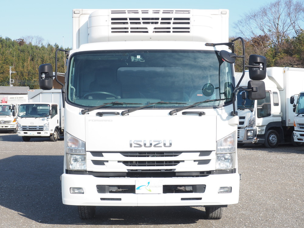 いすゞ フォワード 冷凍バン 中型 TKG-FRR90T2 年式 H27[写真03]