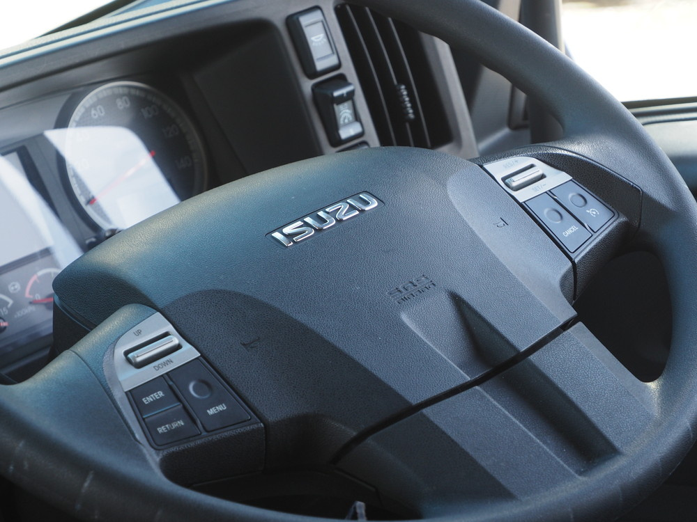 いすゞ ギガ ウイング車 大型 QKG-CYJ77B 年式 H29[写真41]