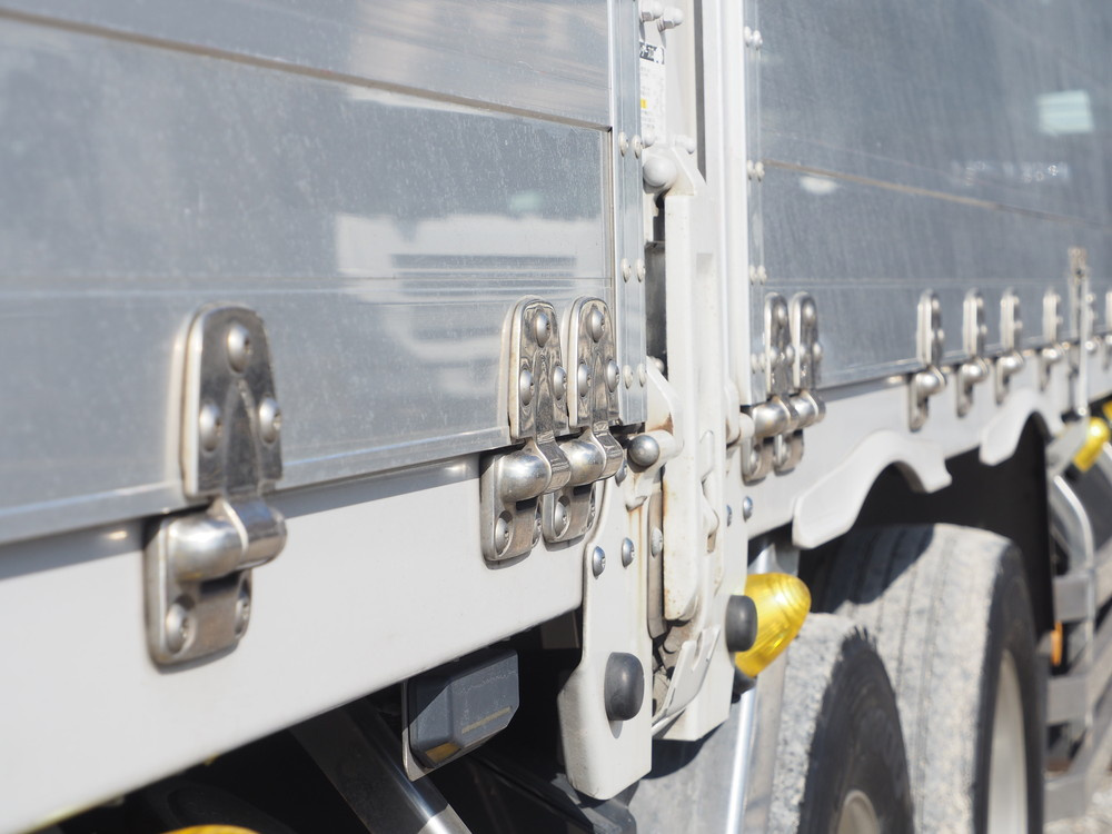 いすゞ ギガ ウイング車 大型 QKG-CYJ77B 年式 H29[写真11]