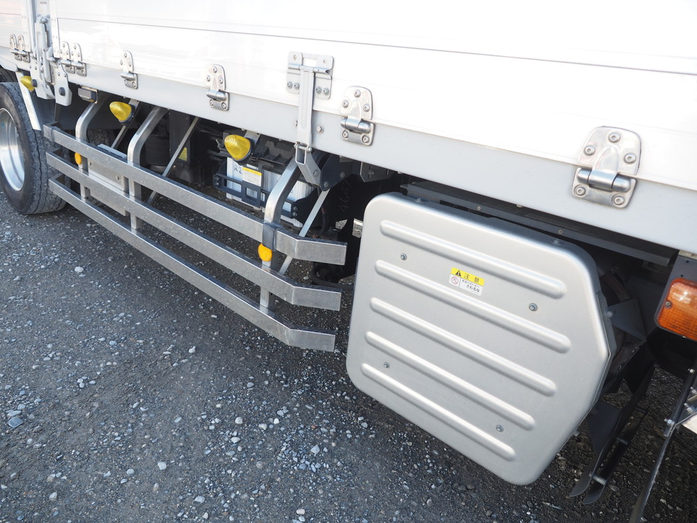 いすゞ ギガ ウイング車 大型 QKG-CYJ77B 年式 H29[写真15]