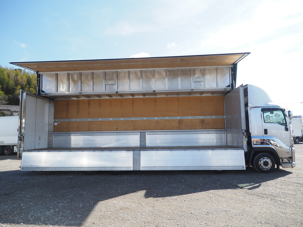 いすゞ ギガ ウイング車 大型 QKG-CYJ77B 年式 H29[写真17]