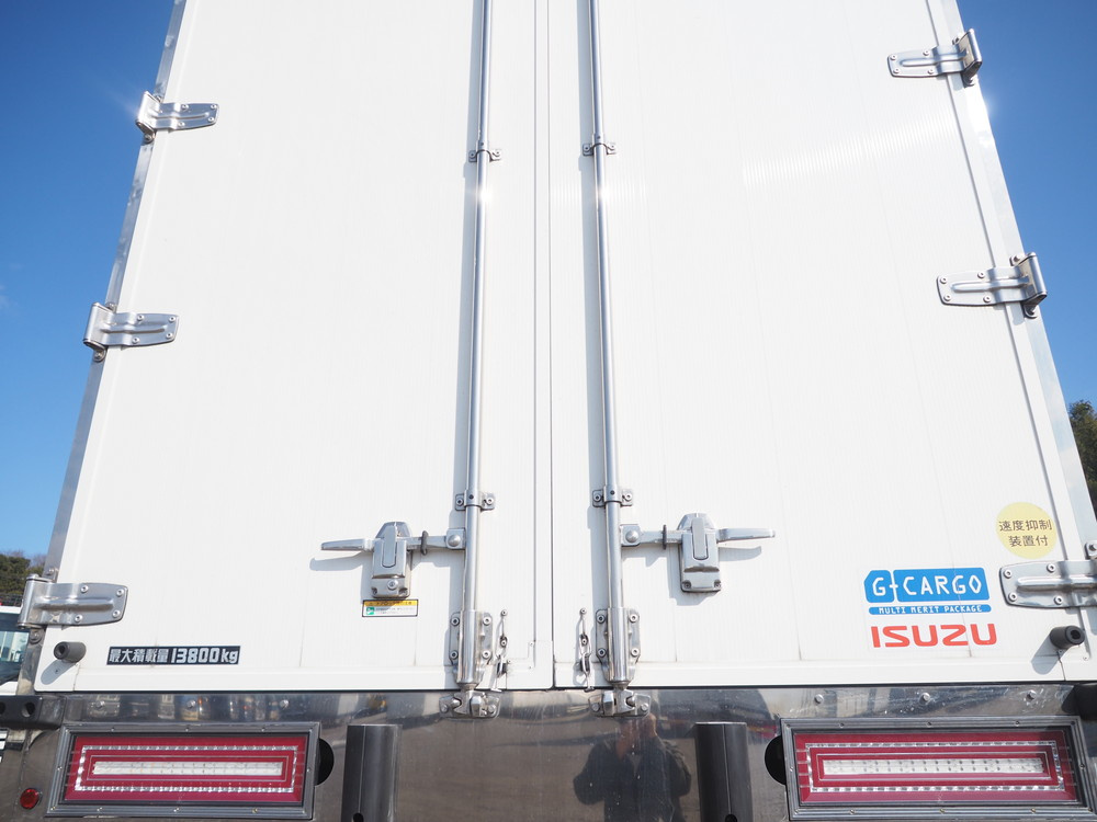 いすゞ ギガ ウイング車 大型 QKG-CYJ77B 年式 H29[写真12]