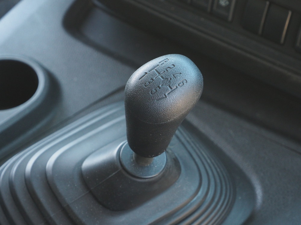 いすゞ ギガ ウイング車 大型 QKG-CYJ77B 年式 H29[写真42]