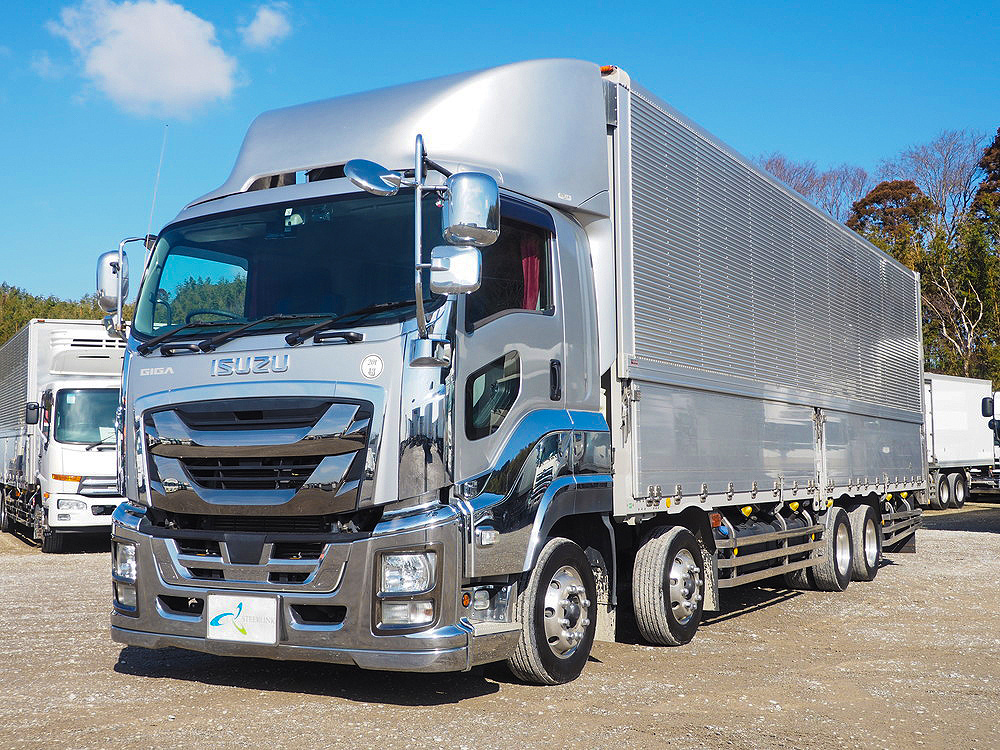 いすゞ ギガ ウイング車 大型 QKG-CYJ77B 年式 H29[写真01]