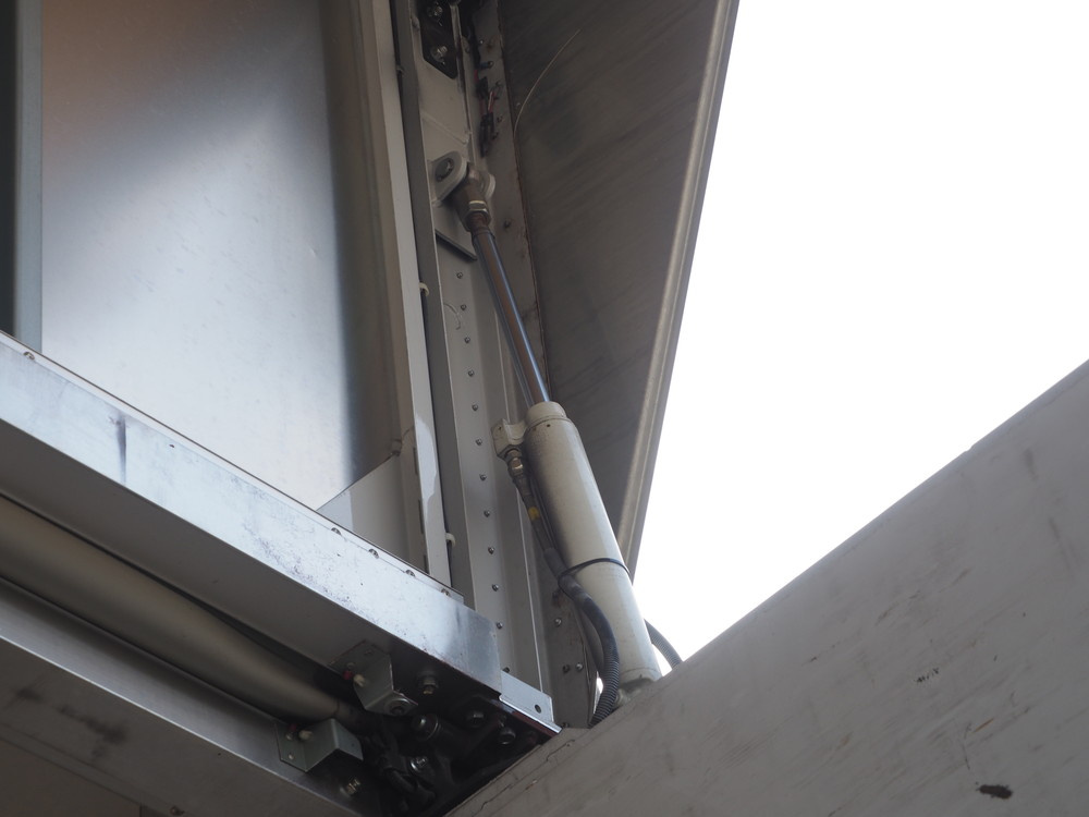 日野 グランドプロフィア ウイング車 大型 LKG-FW1EXBG 年式 H23[写真14]