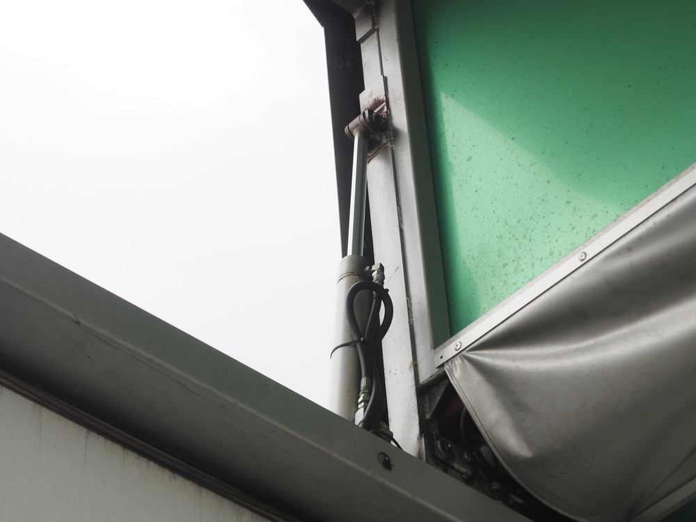 いすゞ ギガ ウイング車 大型 PKG-CYJ77W8 年式 H20[写真14]