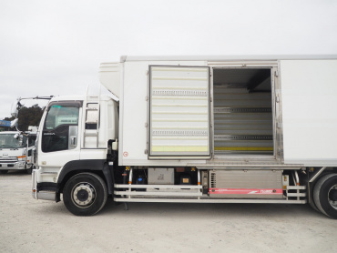 いすゞ ギガ 冷凍バン 大型 LKG-CYL77AA 年式 H22 [写真18]