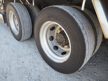 いすゞ ギガ 平ボディ 大型 QKG-CYJ77A 年式 H27 [写真48]