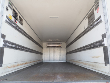 いすゞ フォワード 冷凍バン 中型 TKG-FRR90T2 年式 H27 [写真17]