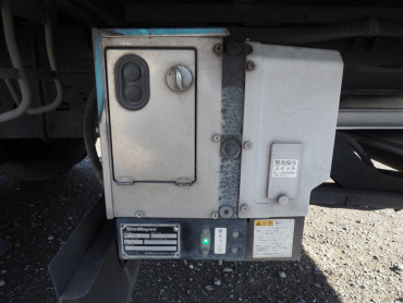 いすゞ フォワード 冷凍バン 中型 TKG-FRR90T2 年式 H27 [写真15]