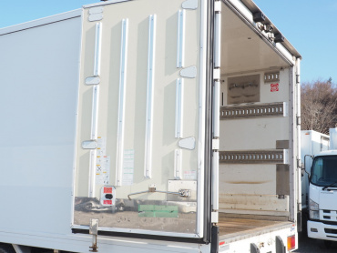 いすゞ フォワード 冷凍バン 中型 TKG-FRR90T2 年式 H27 [写真22]