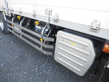 いすゞ ギガ ウイング車 大型 QKG-CYJ77B 年式 H29 [写真15]