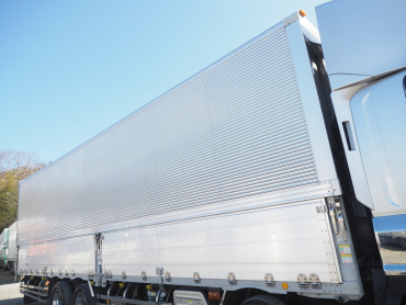 いすゞ ギガ ウイング車 大型 QKG-CYJ77B 年式 H29 [写真14]