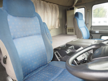 いすゞ ギガ ウイング車 大型 PKG-CYJ77W8 年式 H20 [写真33]