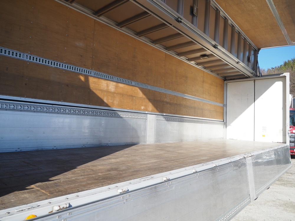 いすゞ ギガ ウイング車 大型 QKG-CYJ77A 年式 H26[写真20]