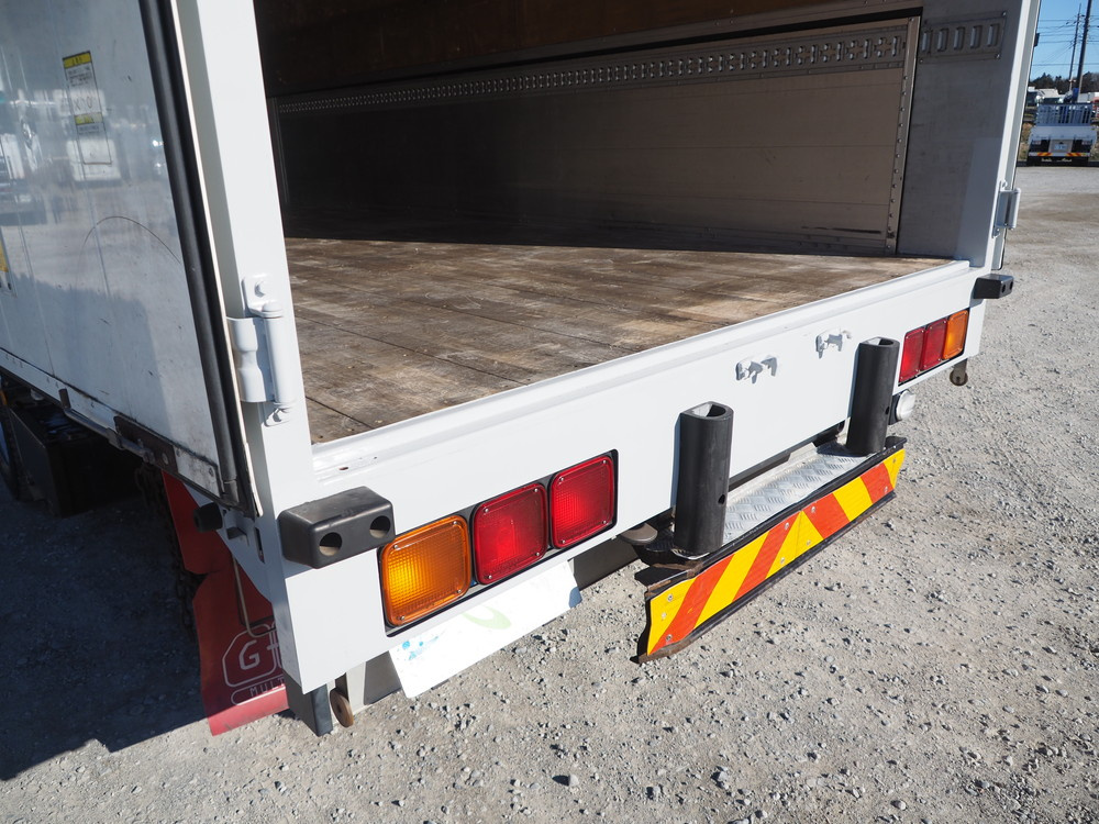 いすゞ ギガ ウイング車 大型 QKG-CYJ77A 年式 H26[写真27]