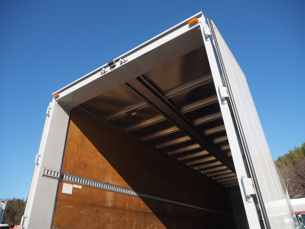 いすゞ ギガ ウイング車 大型 QKG-CYJ77A 年式 H26[写真28]