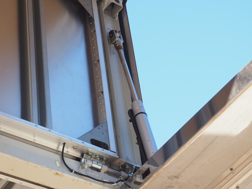 いすゞ ギガ ウイング車 大型 LKG-CYY77AY 年式 H24[写真22]