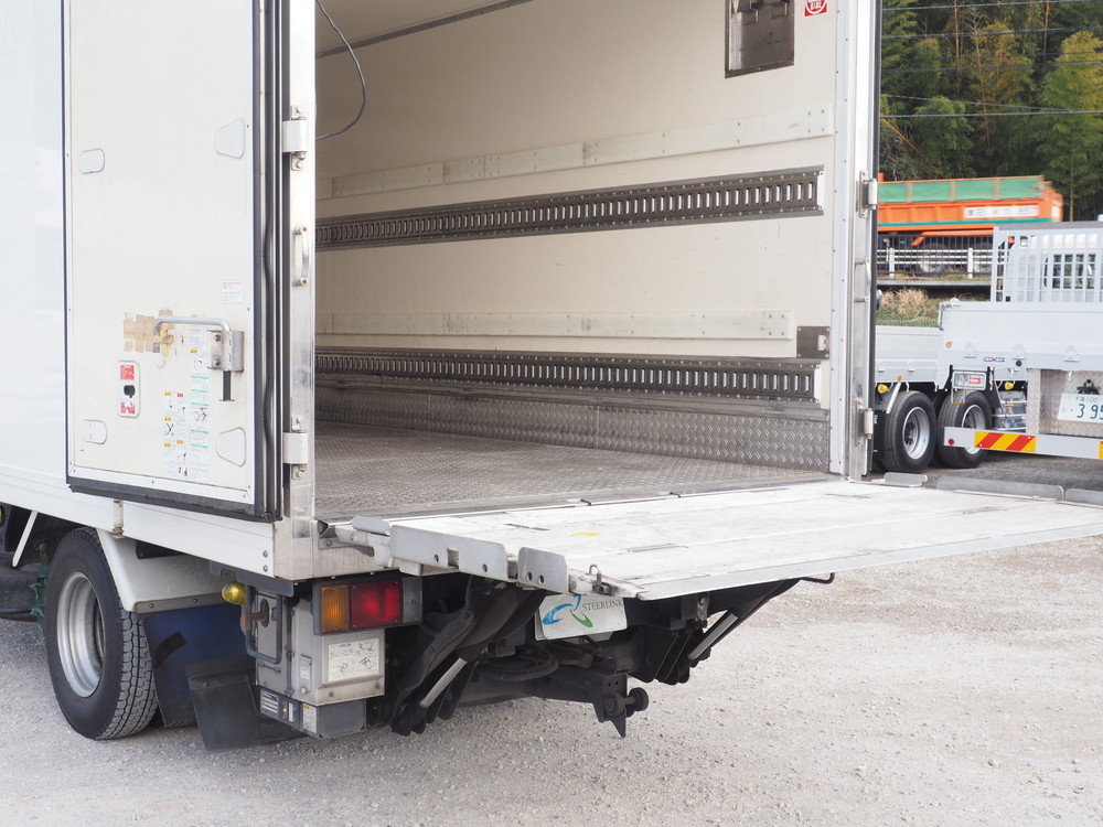 いすゞ エルフ 冷凍バン 小型 TKG-NPR85AN 年式 H25[写真30]