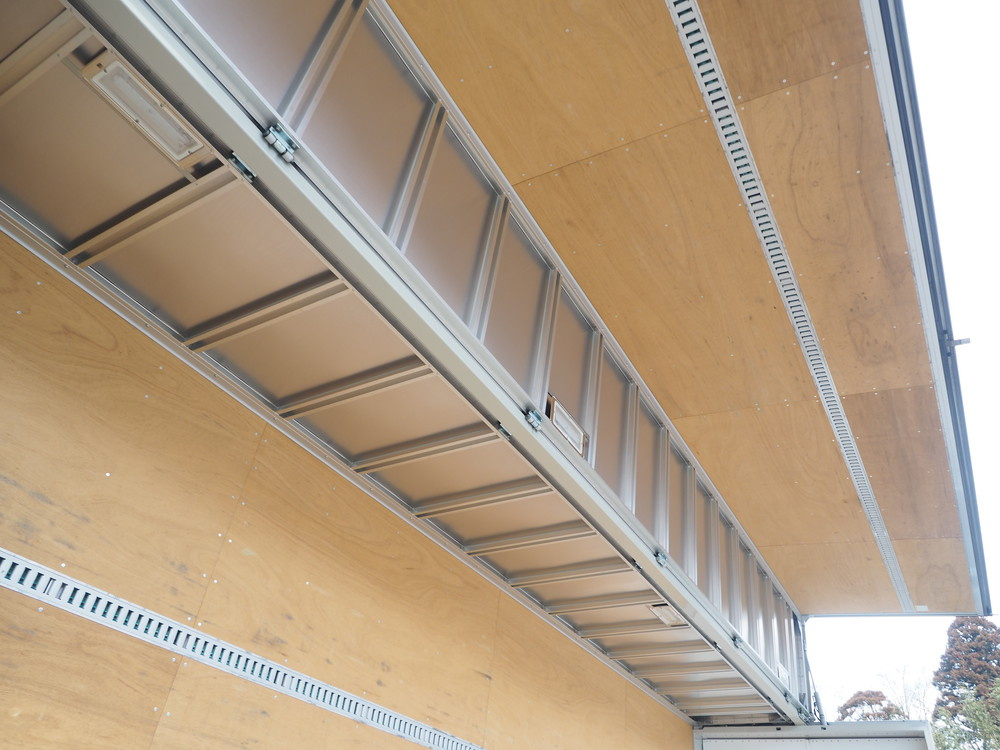 いすゞ ギガ ウイング車 大型 QKG-CYJ77A 年式 H27[写真21]