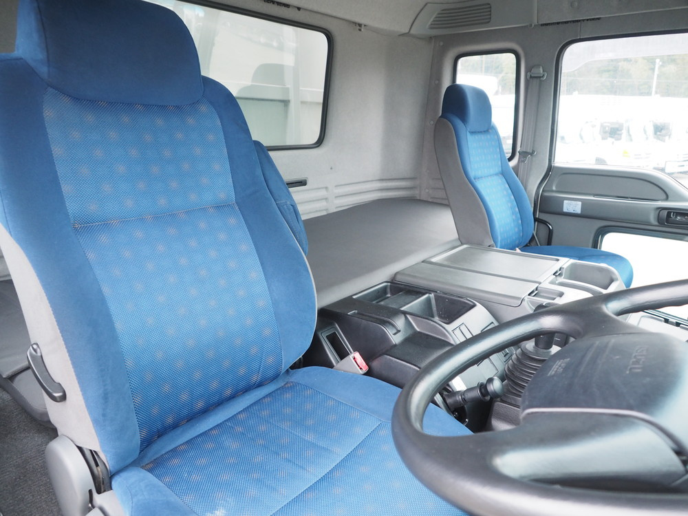 いすゞ ギガ ウイング車 大型 QKG-CYJ77A 年式 H27[写真31]