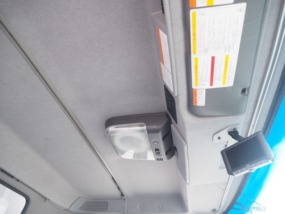 いすゞ ギガ ウイング車 大型 QKG-CYJ77A 年式 H27[写真41]