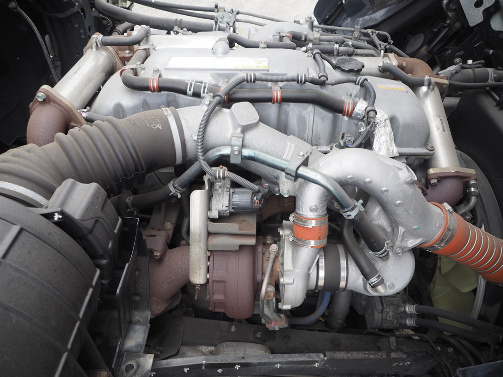 いすゞ ギガ ウイング車 大型 QKG-CYJ77A 年式 H27[写真53]