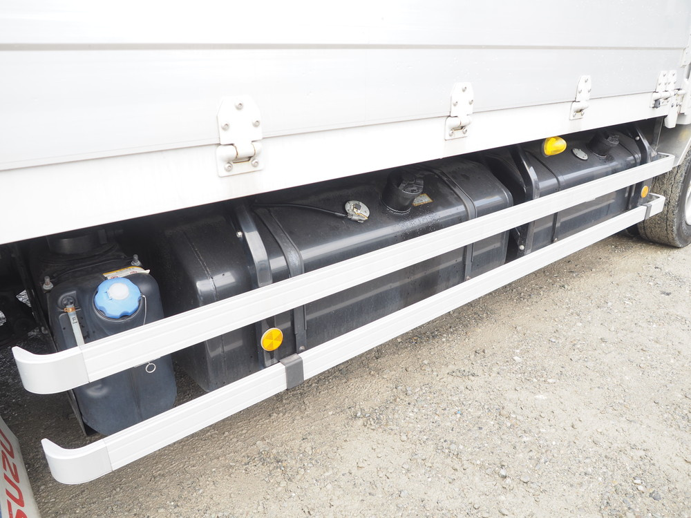 いすゞ ギガ ウイング車 大型 QKG-CYJ77A 年式 H27[写真15]